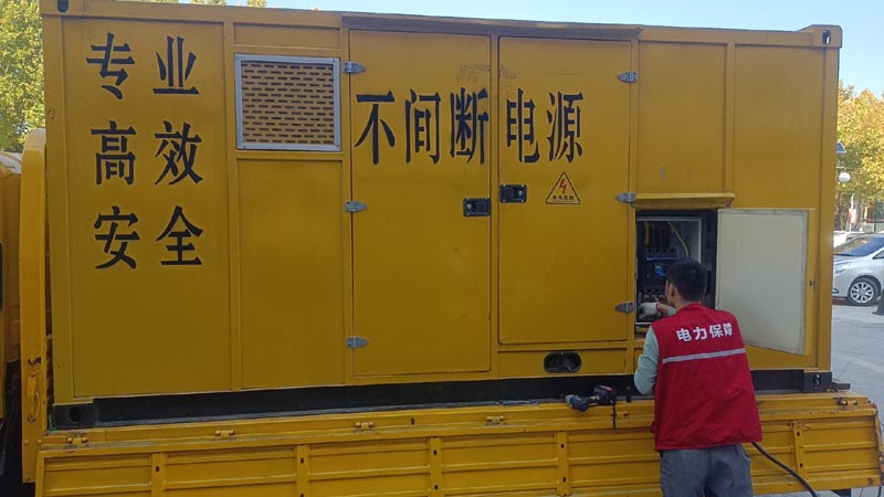 江西柴油发电机组和UPS电源配合使用时，如何避免切换过程中的电力中断？